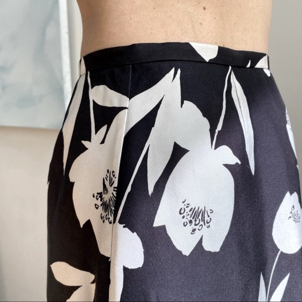 Vintage Caslon 100% Silk A-Line Skirt Black & White Floral Print Size 4 - Picture 3 of 8